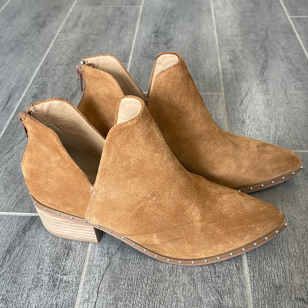 Camel brown suede booties